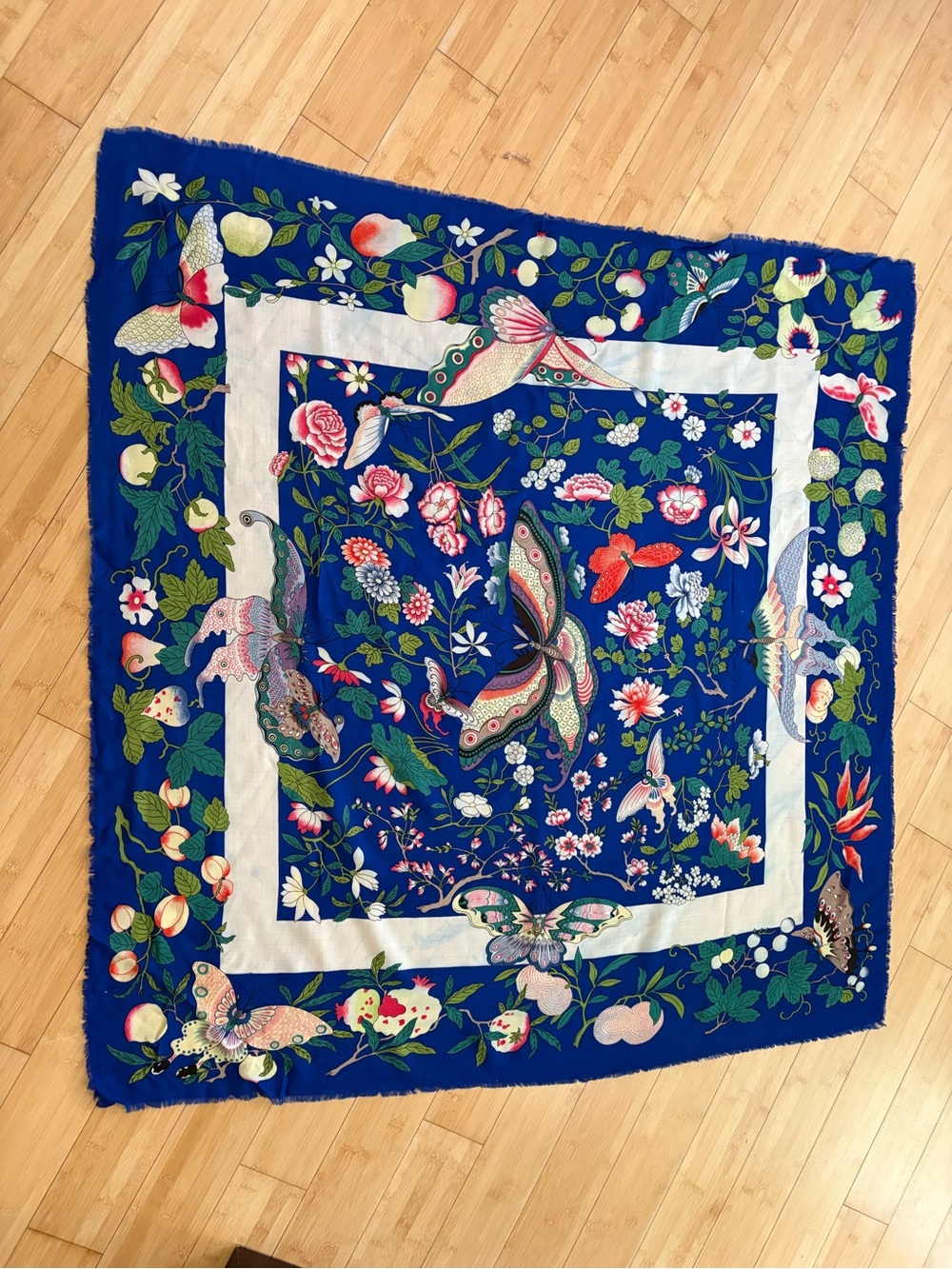 100% Wool The Metropolitan Museum of Art Blue Floral & Butterfly Silk Scarf